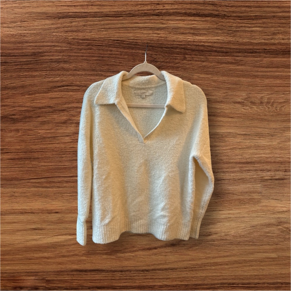 LOFT Cream V-Neck Women's Sweater
